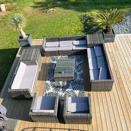 Villa Avec Piscine En Baie Mont St Michel Dans Un Parc Arbore